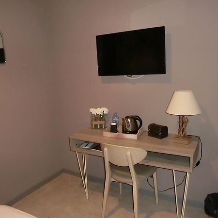 Hotel Sur Le Quai ポール・ヴァンドル エクステリア 写真