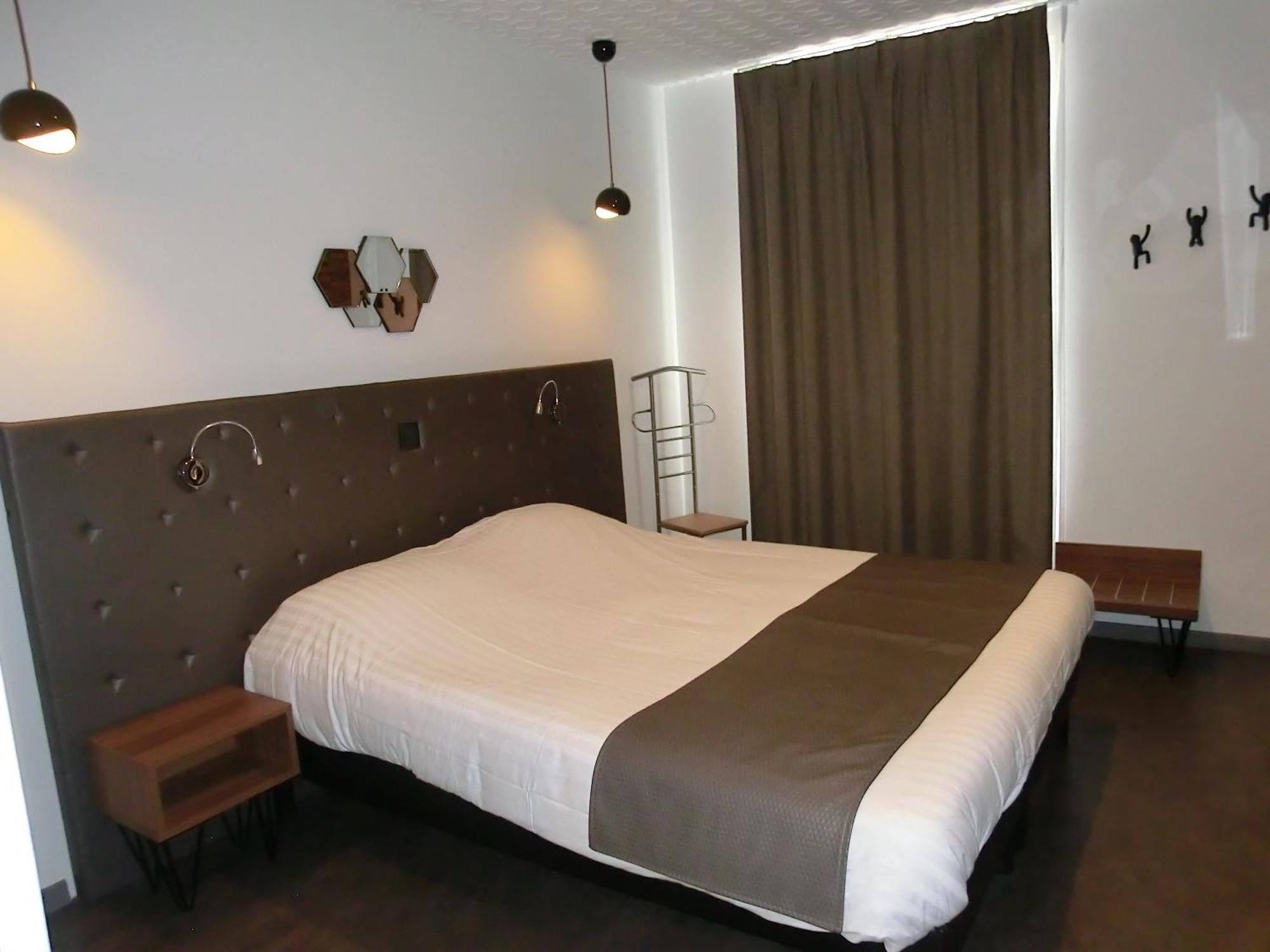 Hotel Sur Le Quai ポール・ヴァンドル 部屋 写真