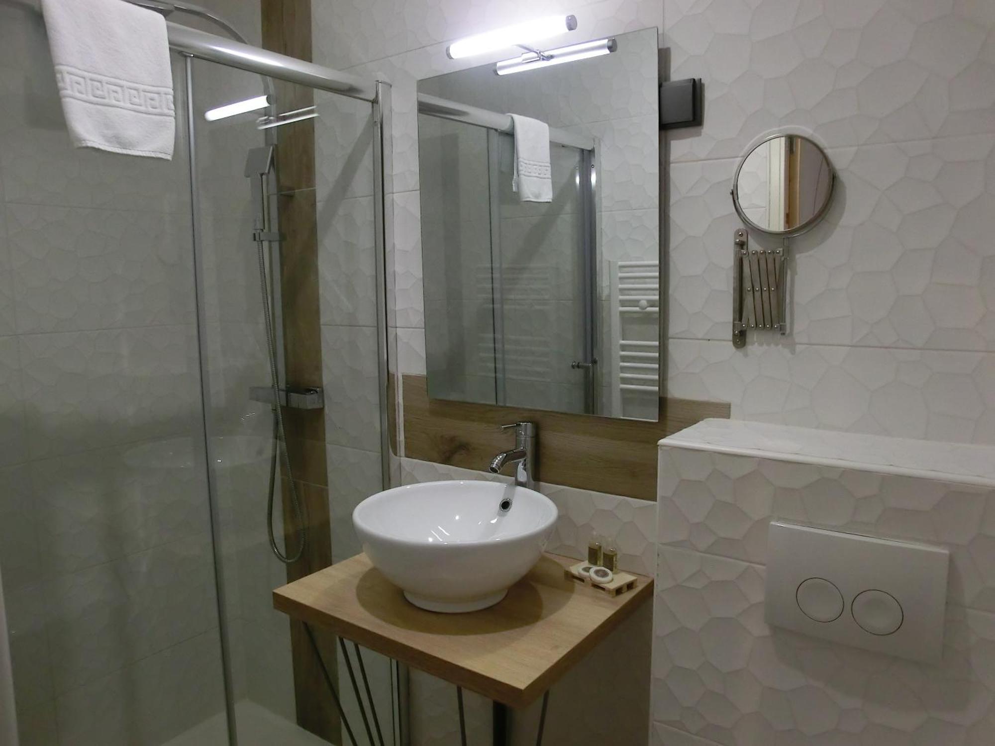 Hotel Sur Le Quai ポール・ヴァンドル 部屋 写真