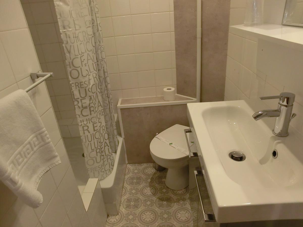 Hotel Sur Le Quai ポール・ヴァンドル エクステリア 写真
