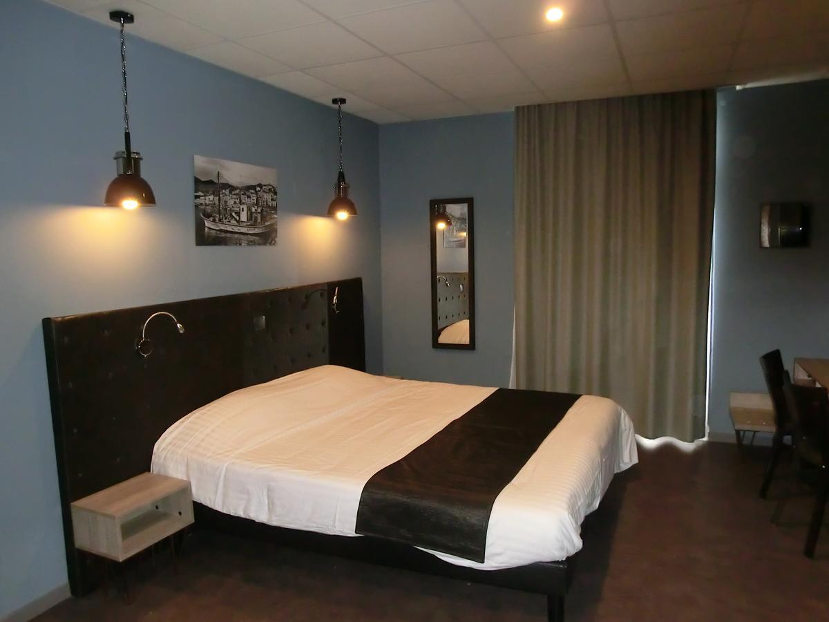 Hotel Sur Le Quai ポール・ヴァンドル エクステリア 写真