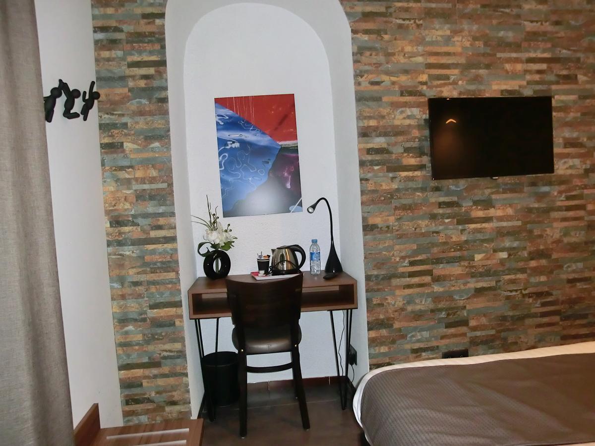 Hotel Sur Le Quai ポール・ヴァンドル エクステリア 写真